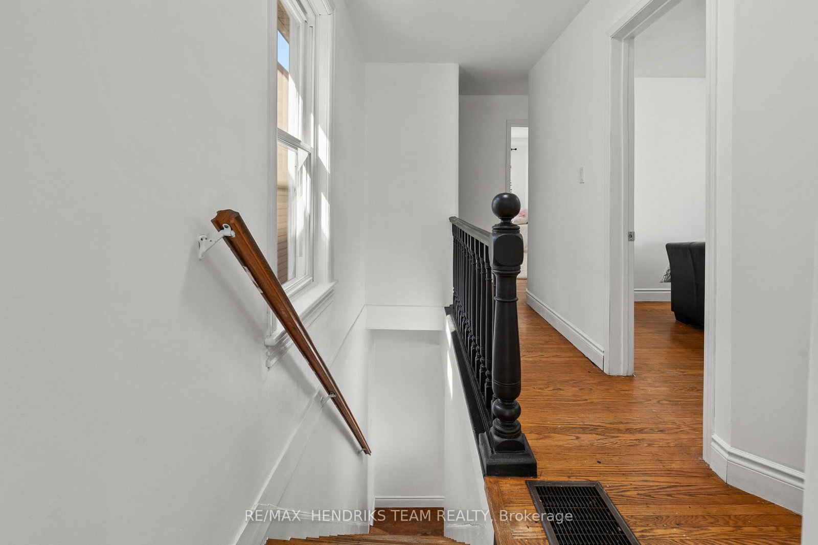 Detached House for sale at 192 Wood Street, Hamilton, Ontario, L8L 3Z1 - North End - MLS: X12979332