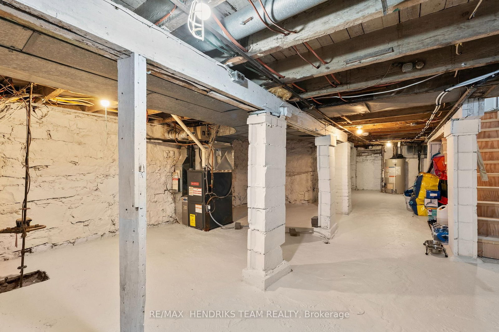 Detached House for sale at 192 Wood Street, Hamilton, Ontario, L8L 3Z1 - North End - MLS: X12979332