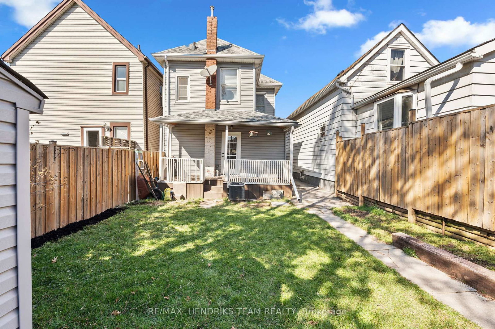 Detached House for sale at 192 Wood Street, Hamilton, Ontario, L8L 3Z1 - North End - MLS: X12979332