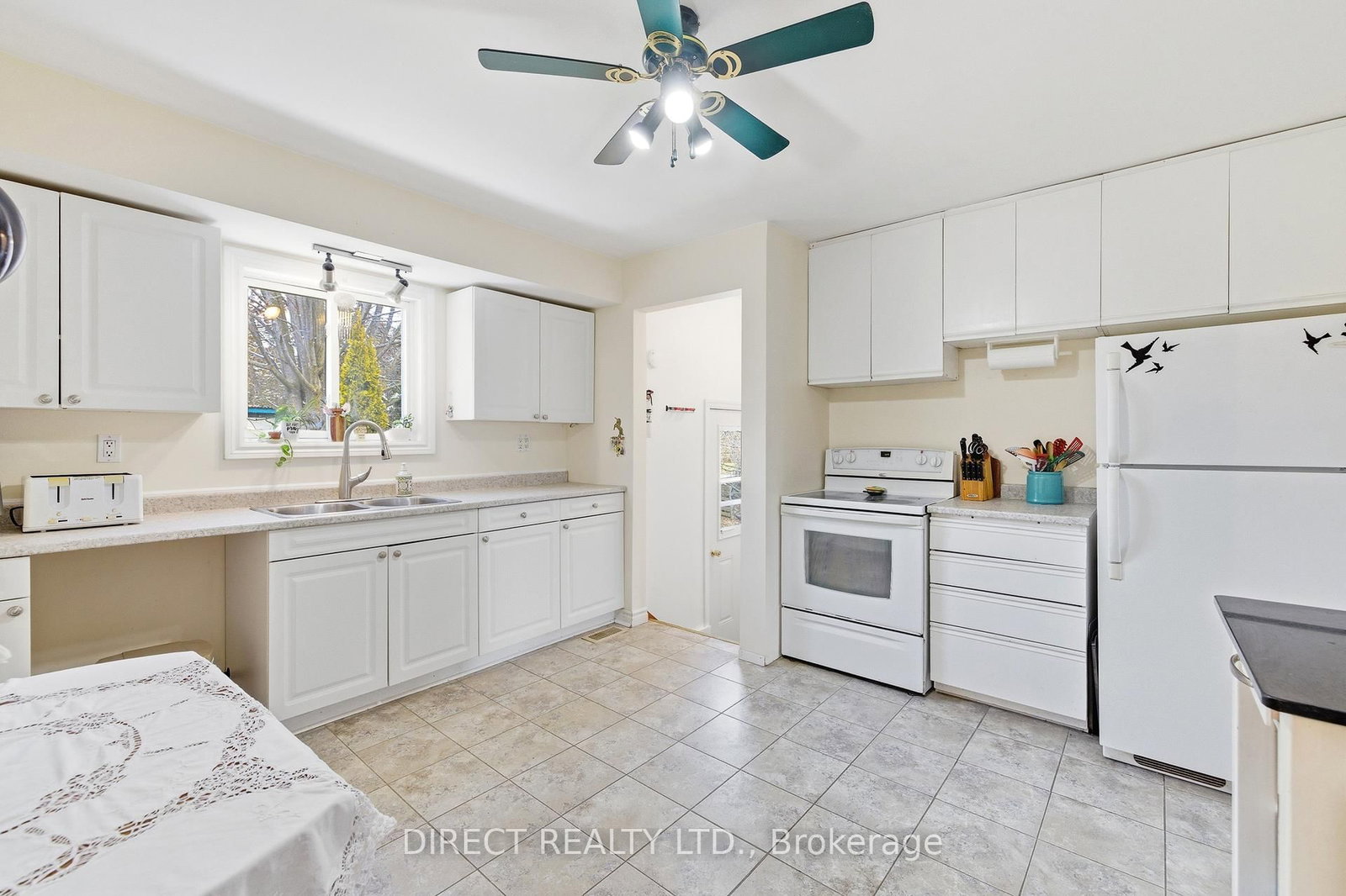 22498 Loyalist Parkway - Photo 12