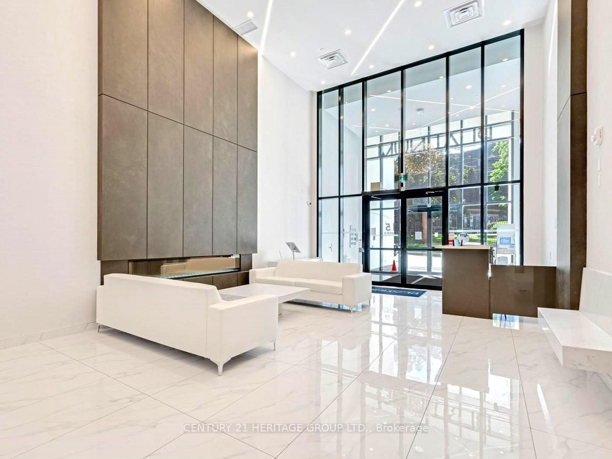 15 Queen Street S, Unit 1513 - Photo 4