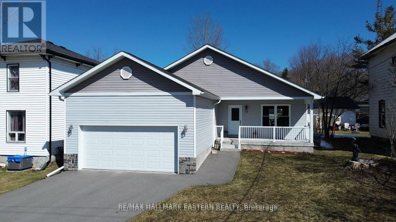 home for sale on 17 Mathison Street E