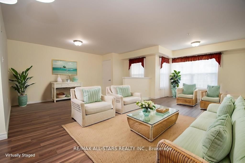 8 Huron Street, Unit 106 - Photo 8