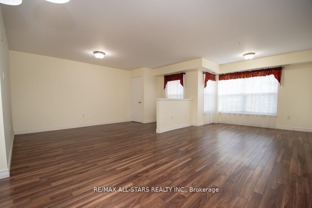 8 Huron Street, Unit 106 - Photo 9