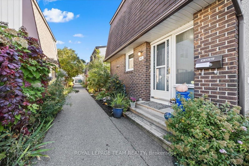 home for sale on 221-3310 Southgate Road