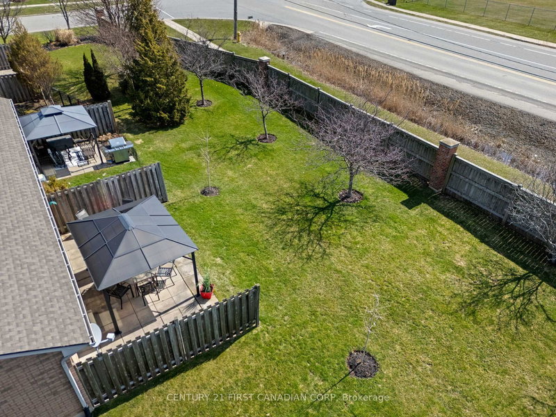 21 - 19 Somerset Drive