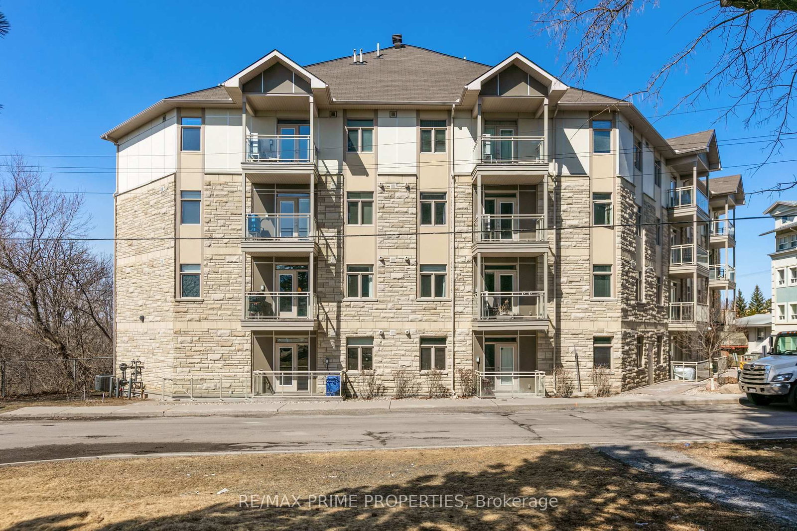 1201 OHIO Street, Unit 202