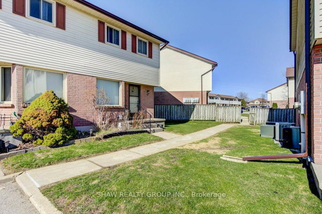 21 - 1093 Nellis Street