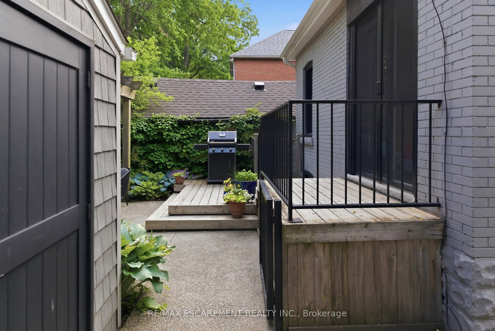 73 ARKELL Street - Photo 40