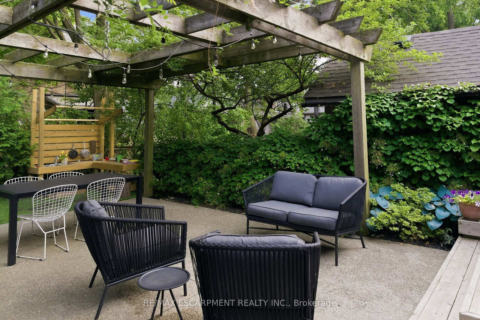 73 ARKELL Street - Photo 45