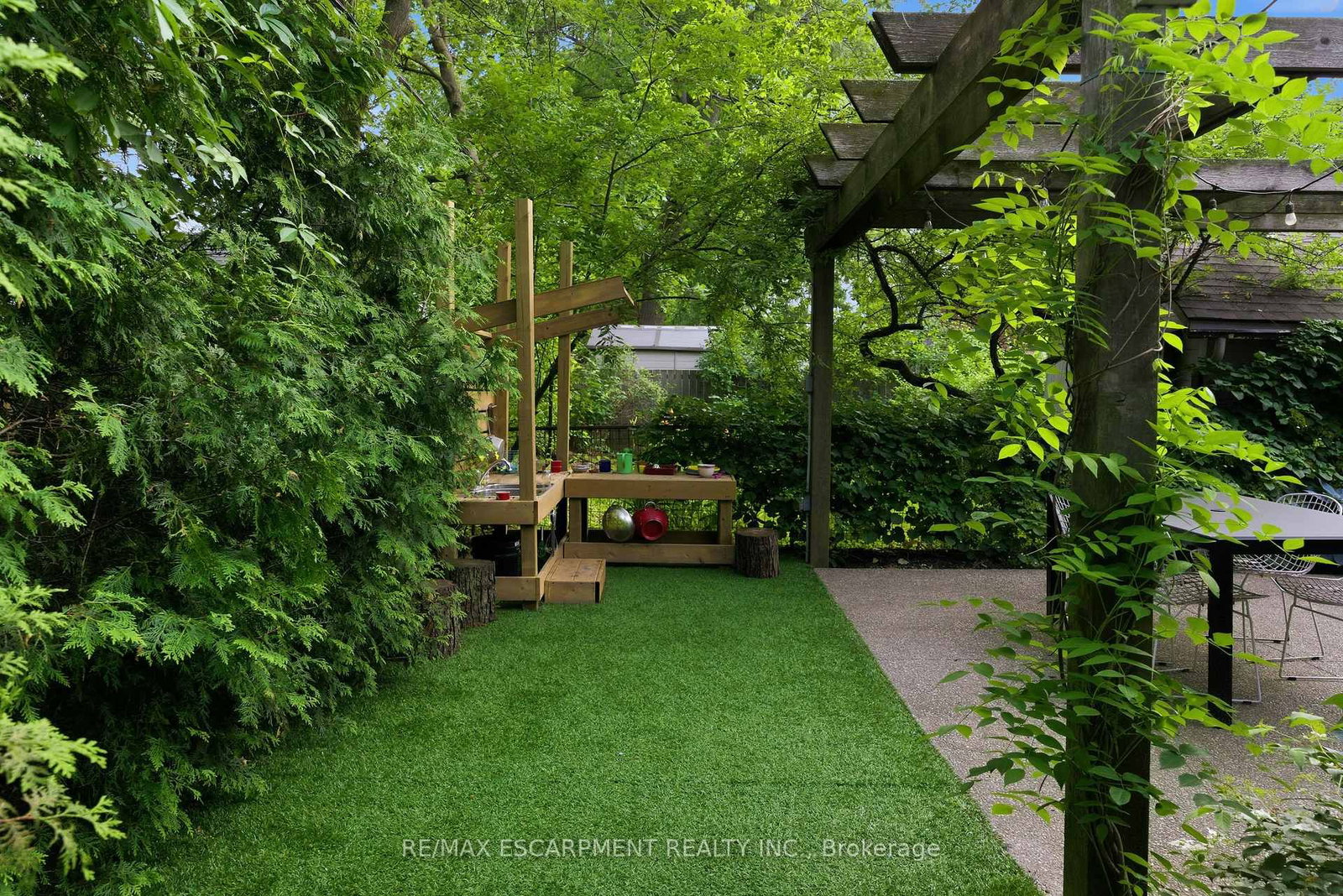 73 ARKELL Street - Photo 47