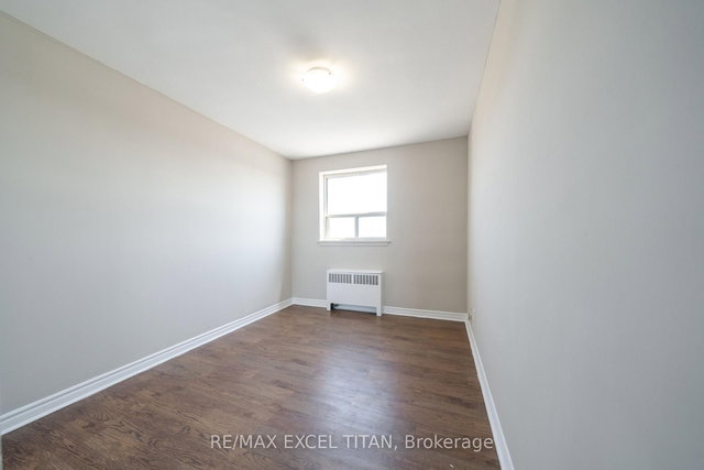 738D - 468 Ottawa Street