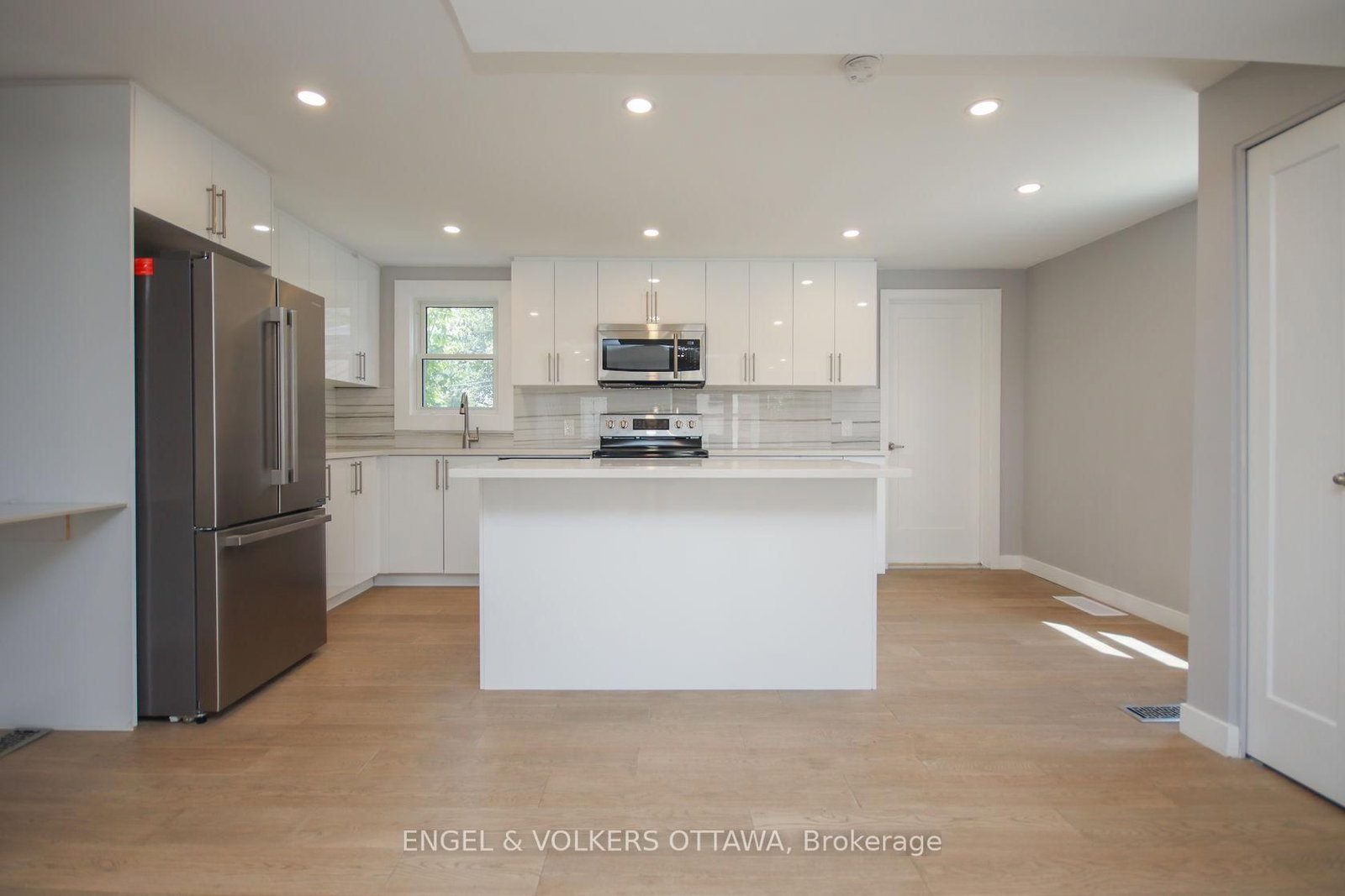 43 ST CHARLES Street, Unit A - Photo 14