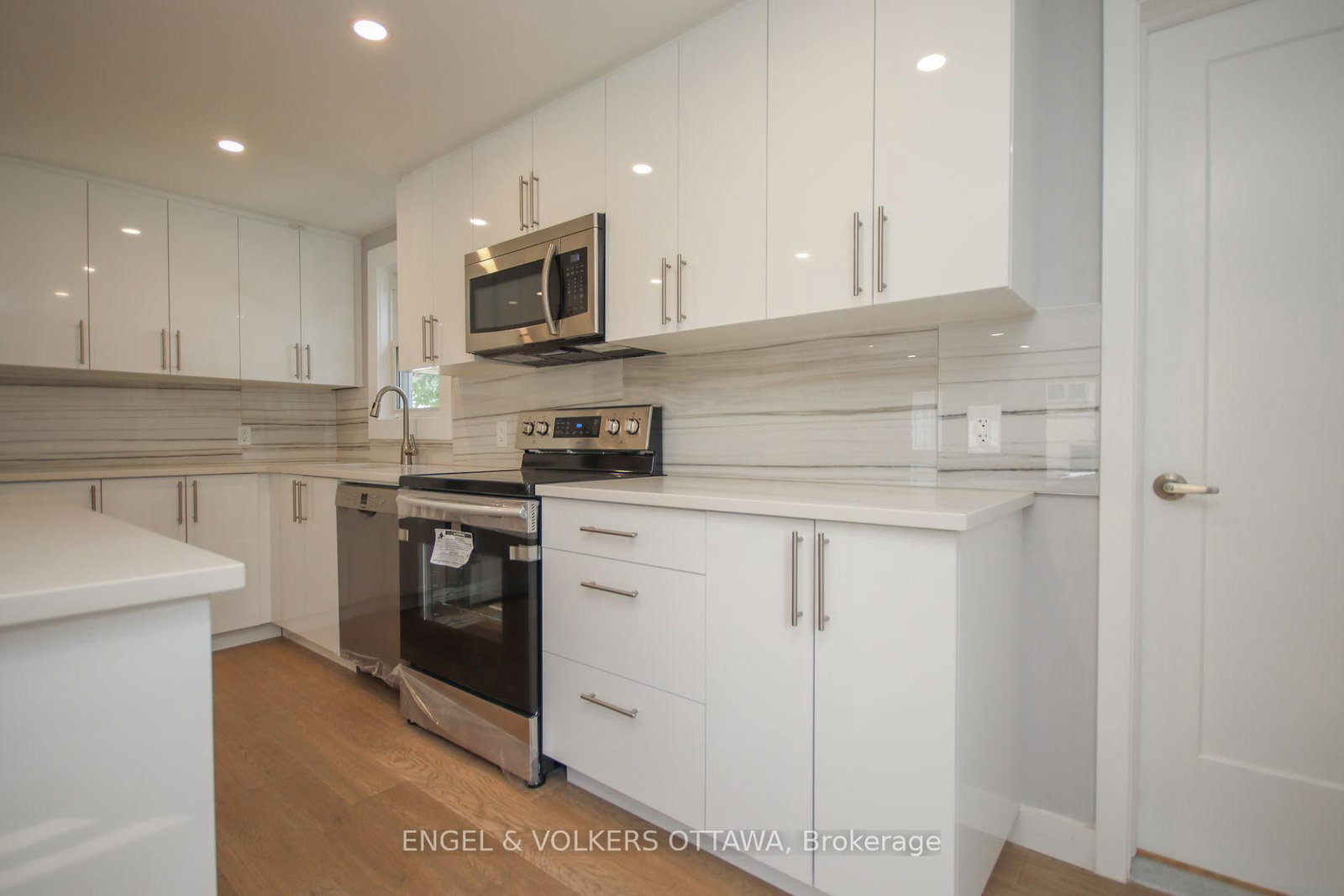 43 ST CHARLES Street, Unit A - Photo 16