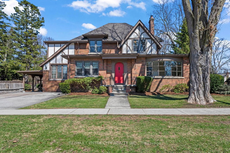 home for sale on 396 Victoria Street