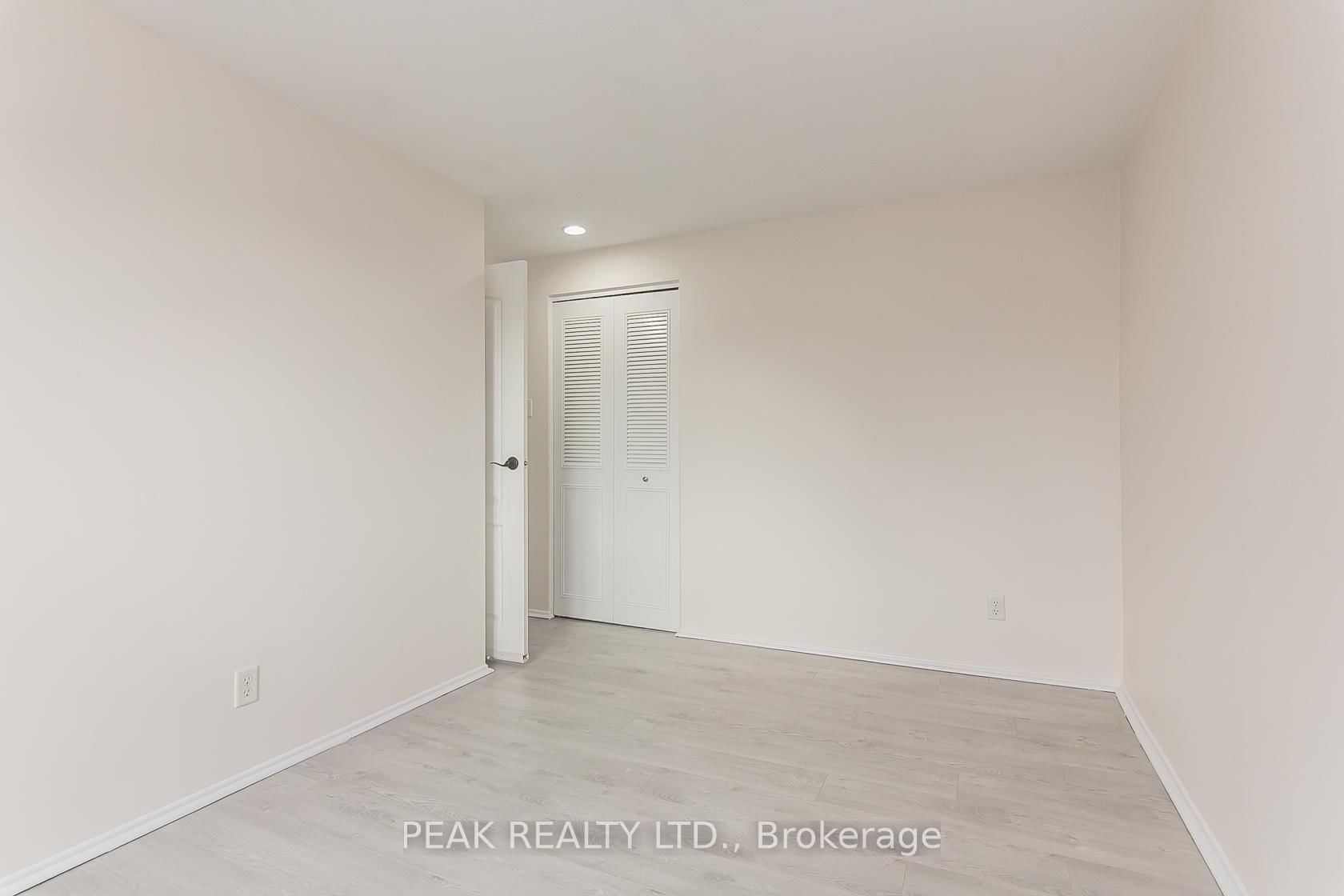 279 Sandowne Drive, Unit 7