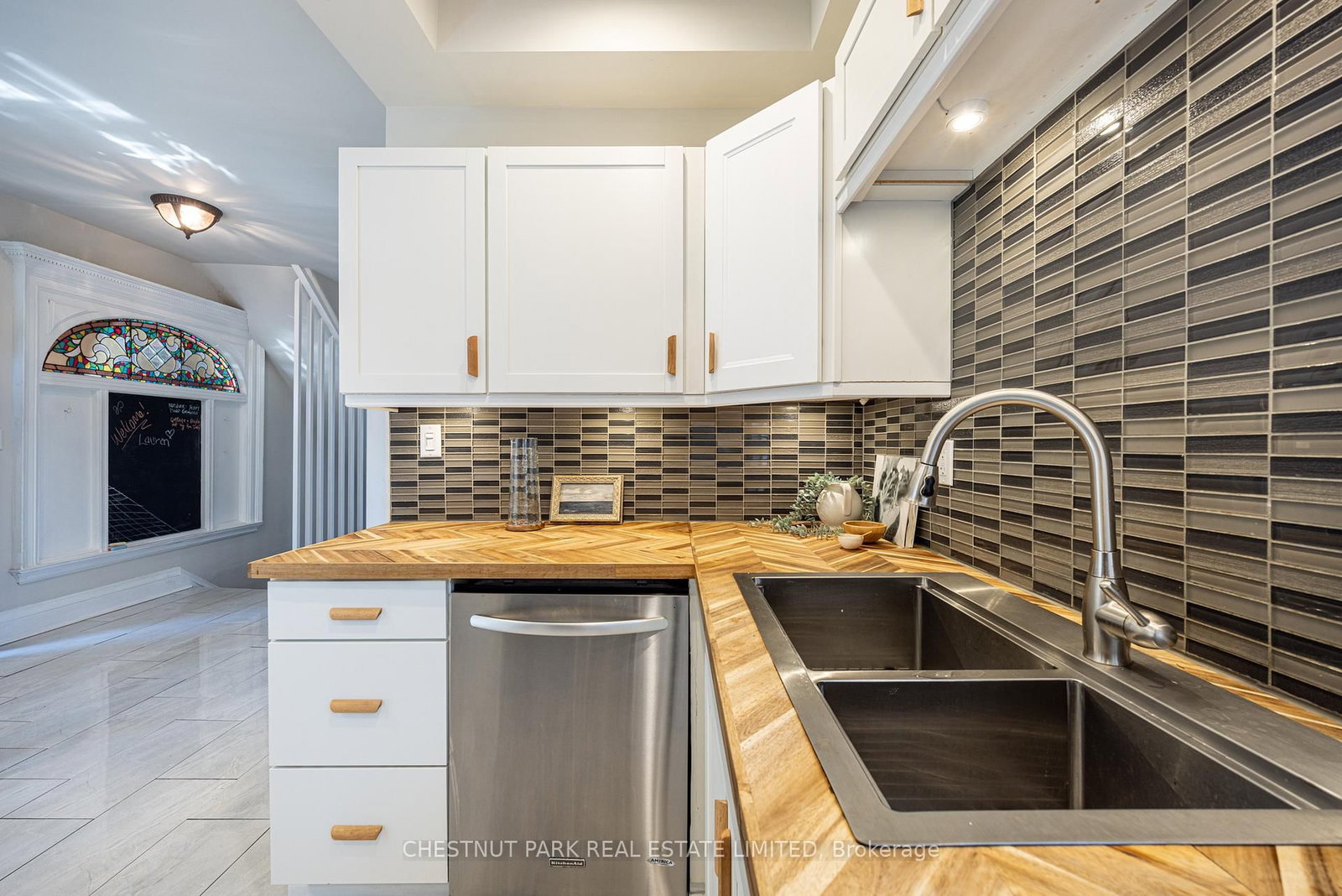 177 Charlton Avenue W - Photo 12