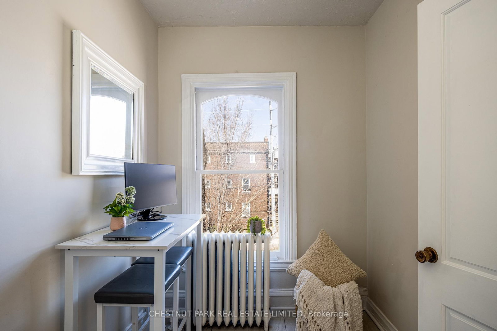 177 Charlton Avenue W - Photo 13