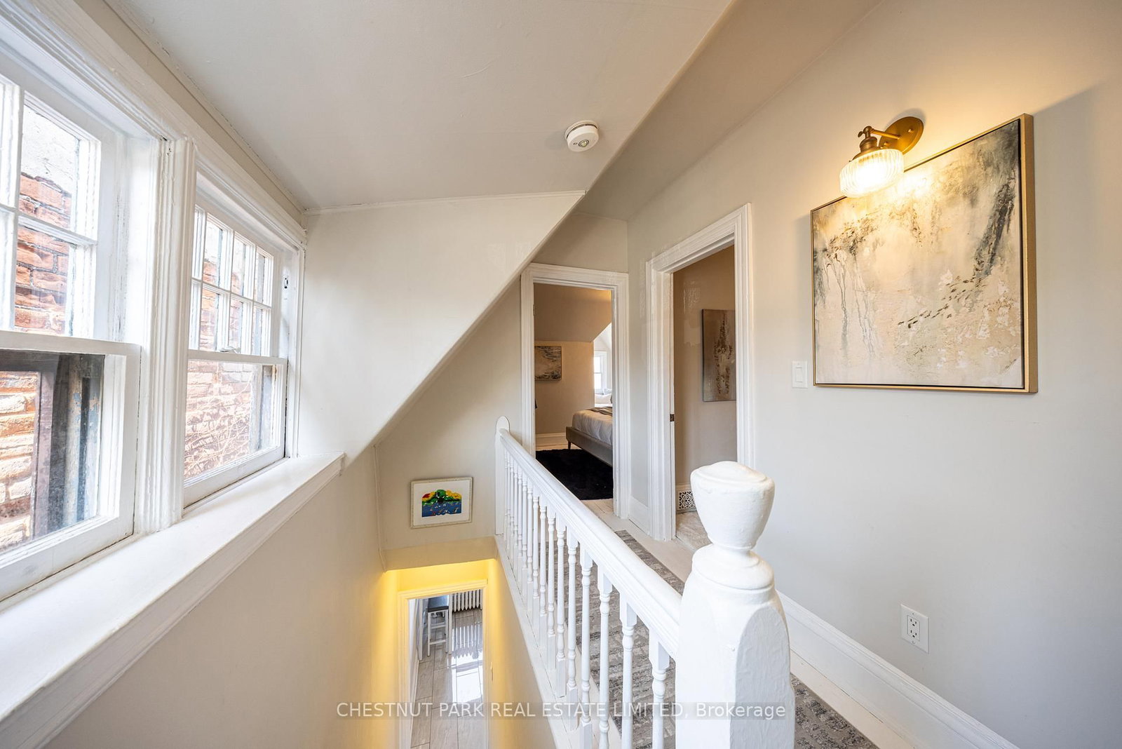 177 Charlton Avenue W - Photo 14