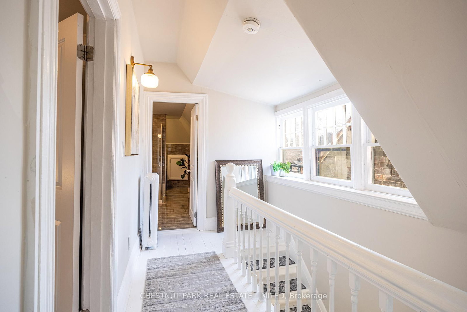 177 Charlton Avenue W - Photo 15