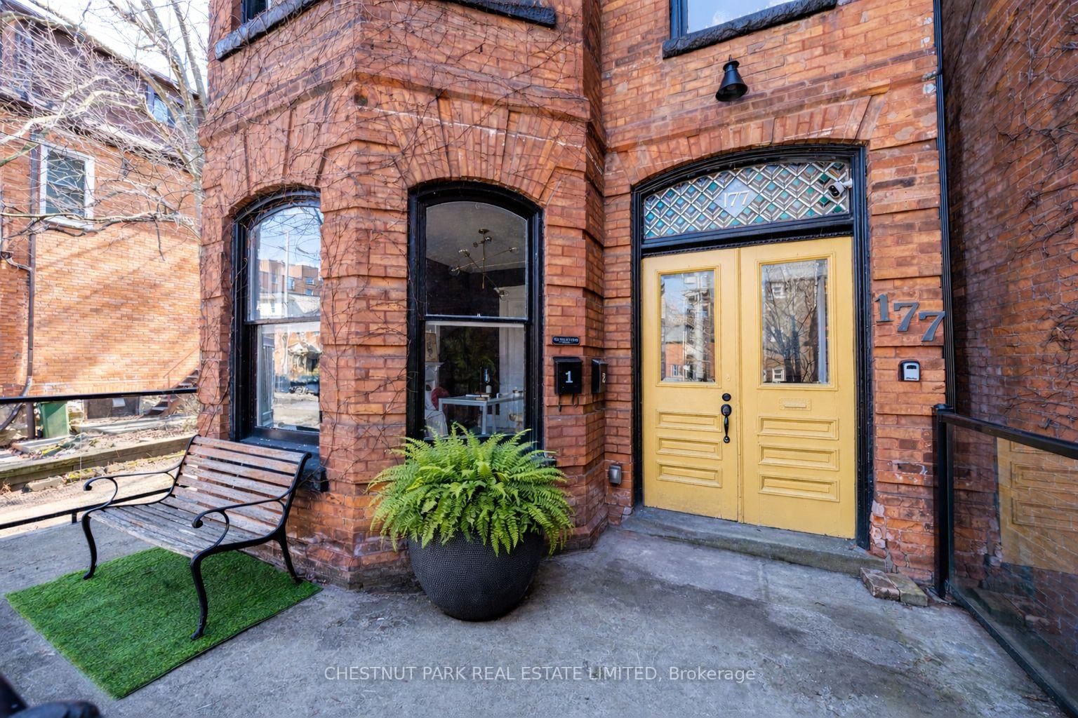 177 Charlton Avenue W - Photo 2