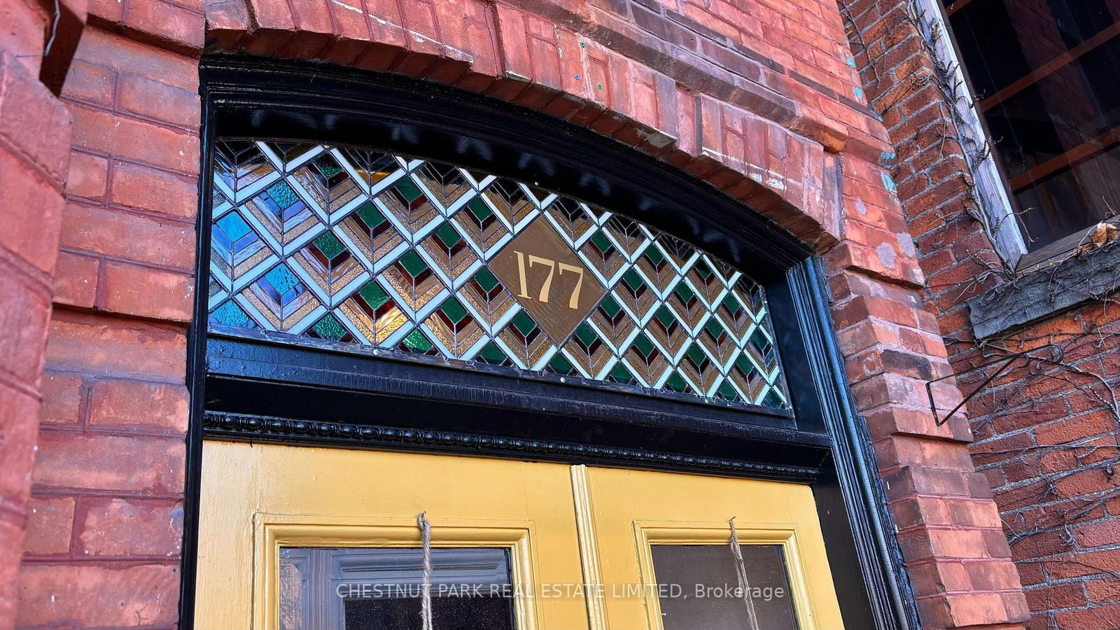 177 Charlton Avenue W - Photo 3