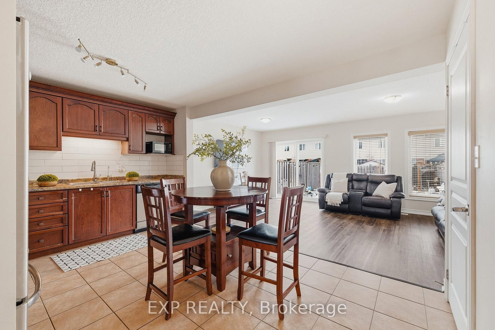 130 Simmonds Drive - Photo 5