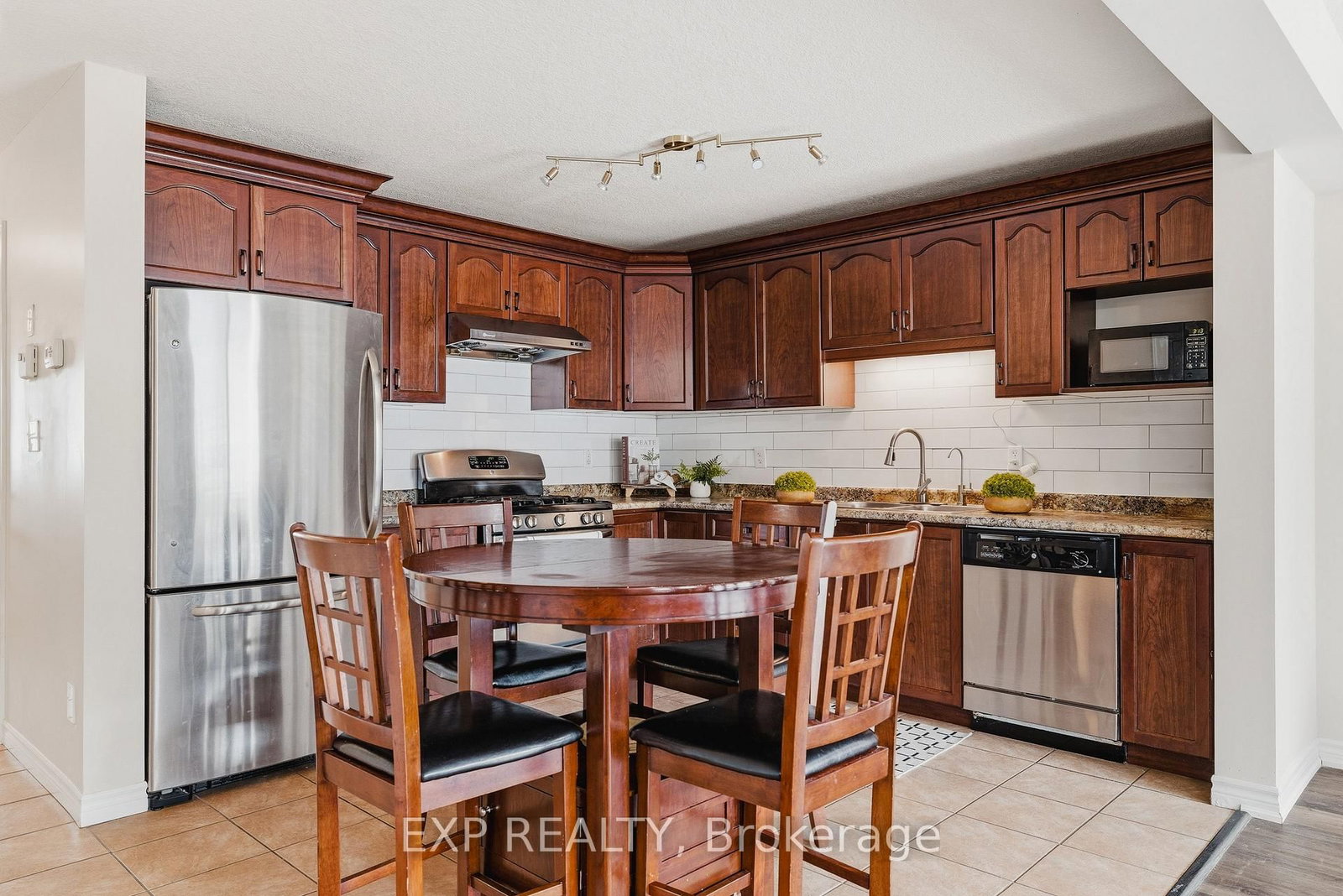 130 Simmonds Drive - Photo 8