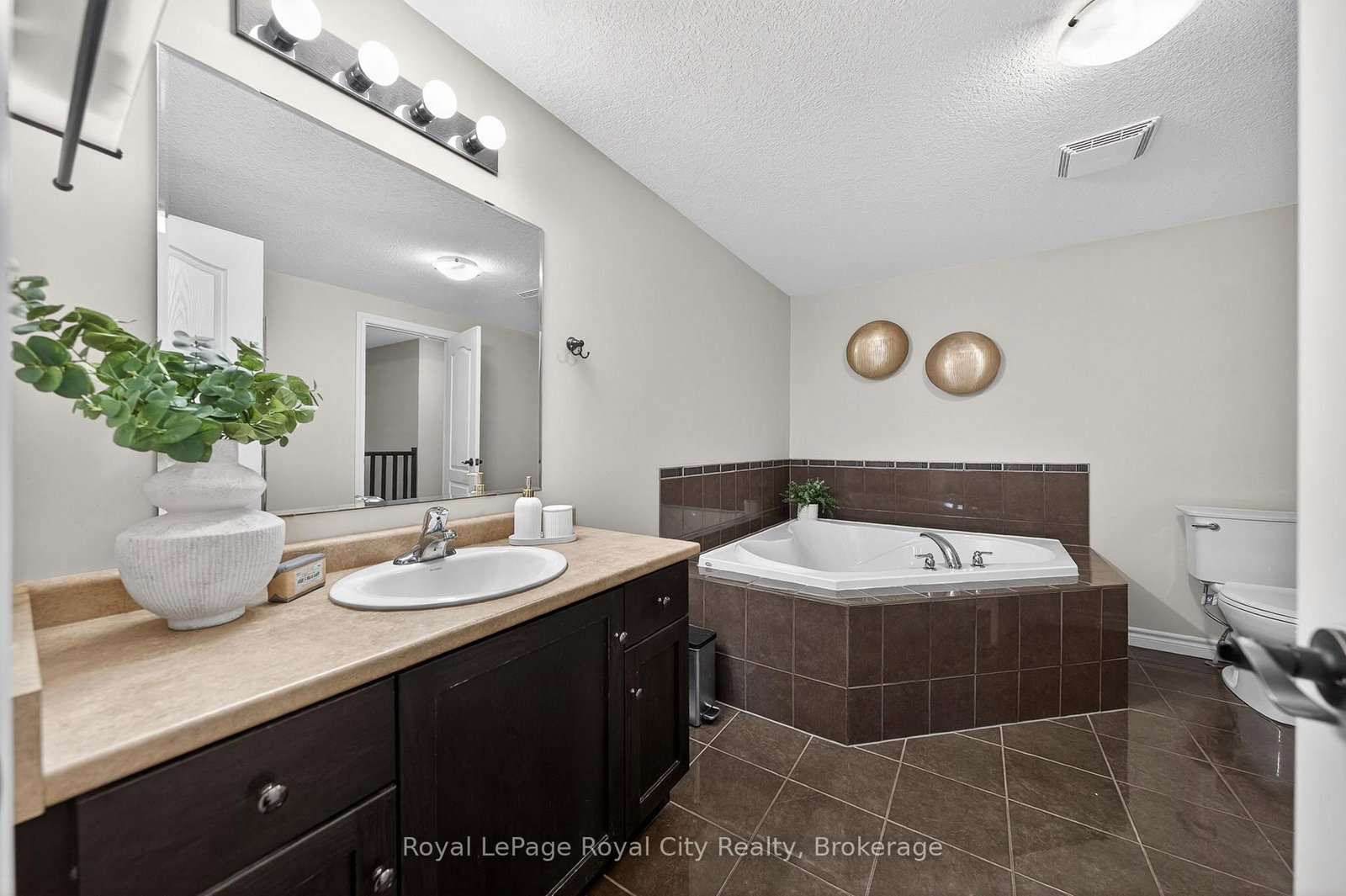 102 Edwards Street - Photo 16