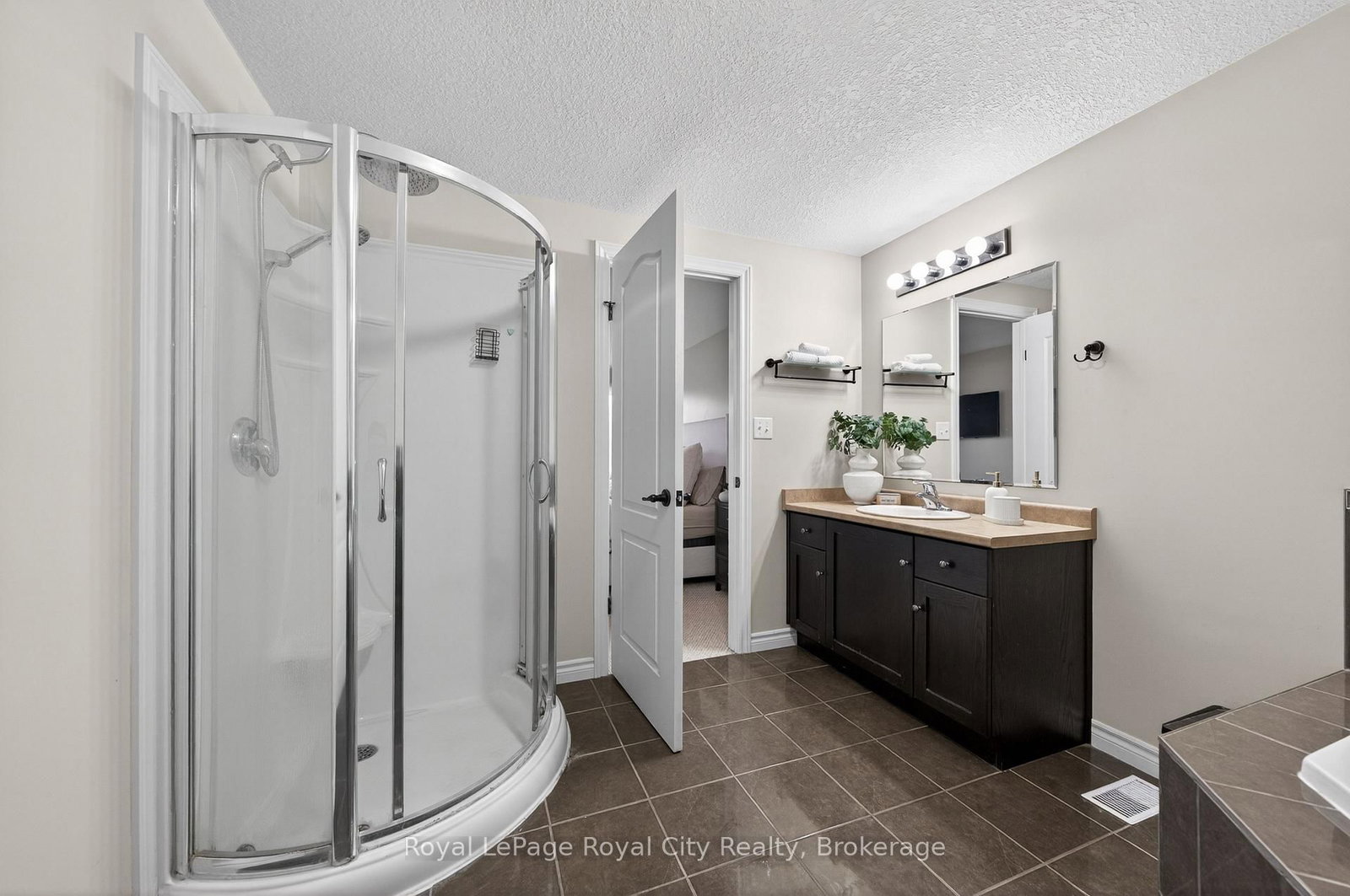 102 Edwards Street - Photo 18