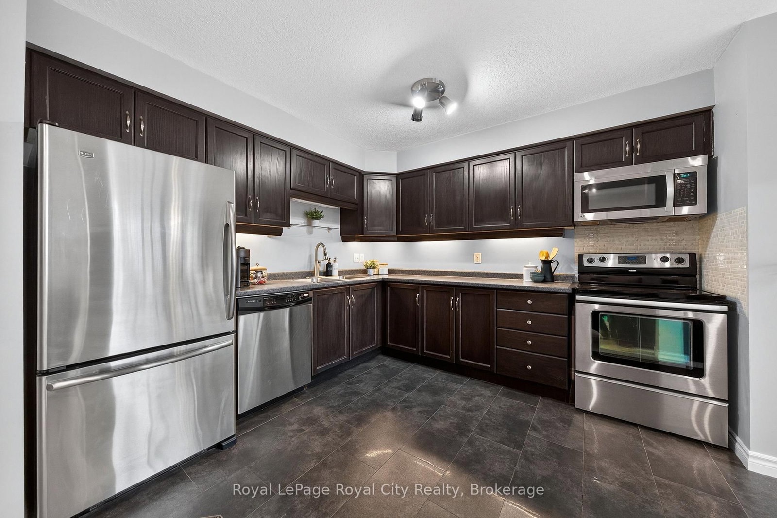 102 Edwards Street - Photo 6