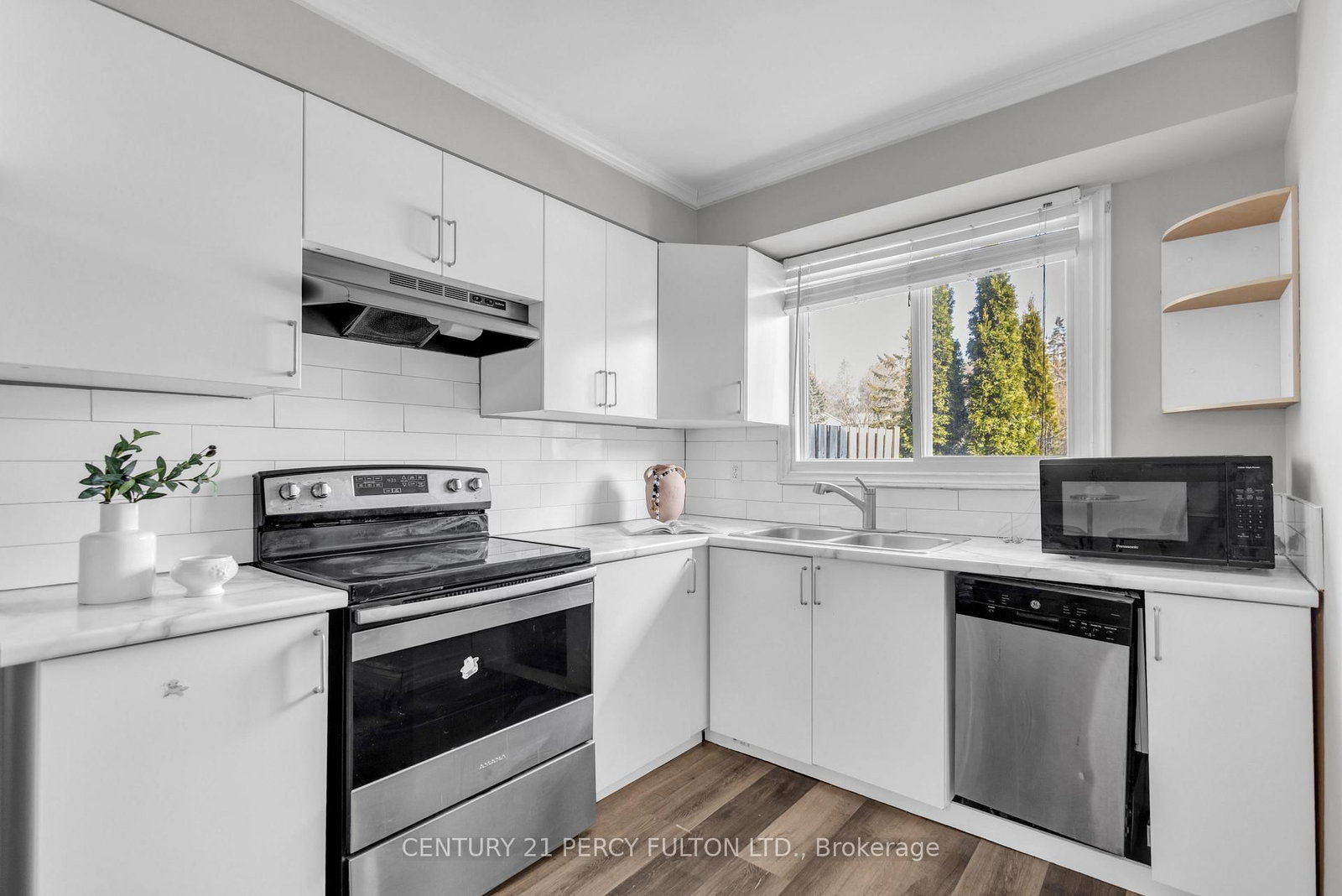 445 Pioneer Drive, Unit 23 - Photo 8