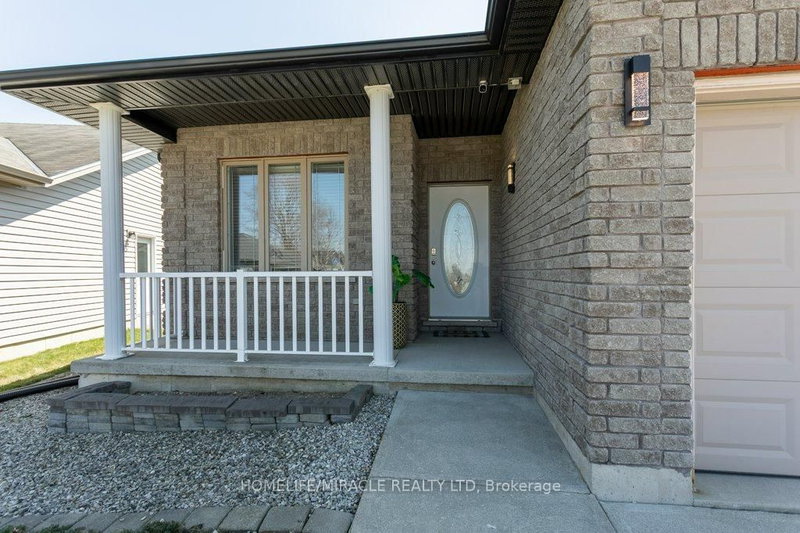 42 Kerr Cres, Ingersoll, N5C 4H1 | Image 3