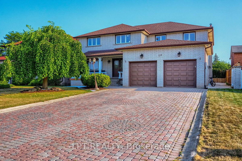 16 Vogue Crt, Hamilton, L8E 4T3 | Image 2