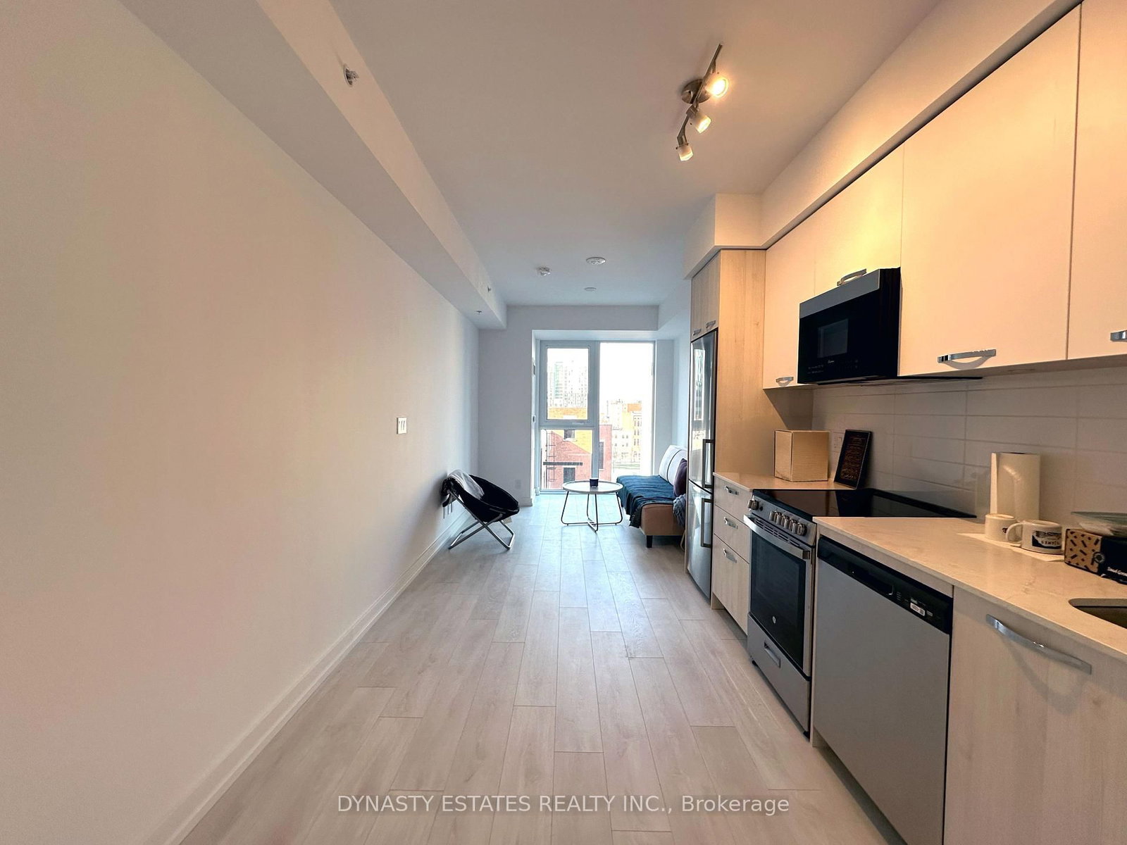 75 James Street S, Unit 808 - Photo 4