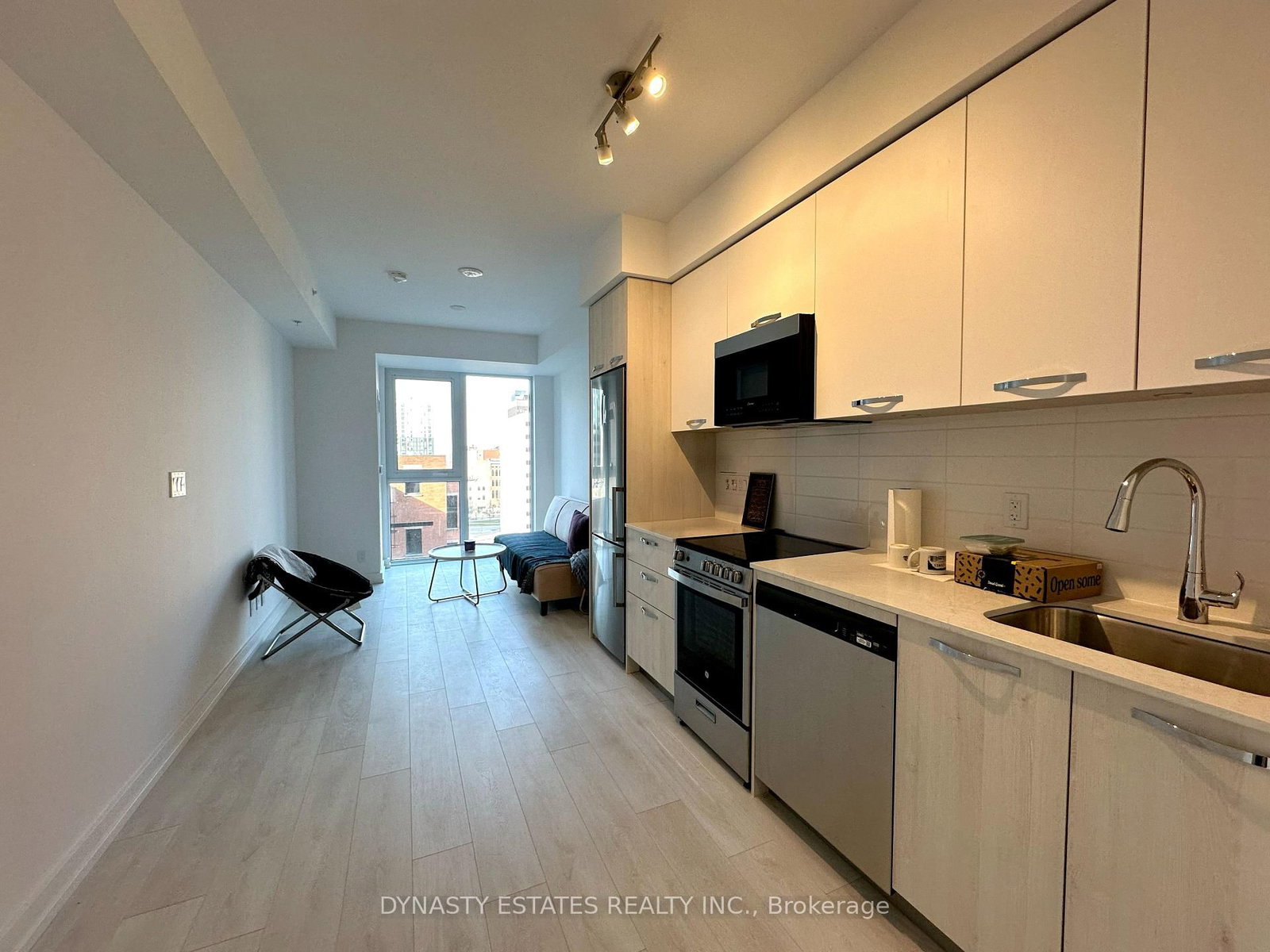 75 James Street S, Unit 808 - Photo 5