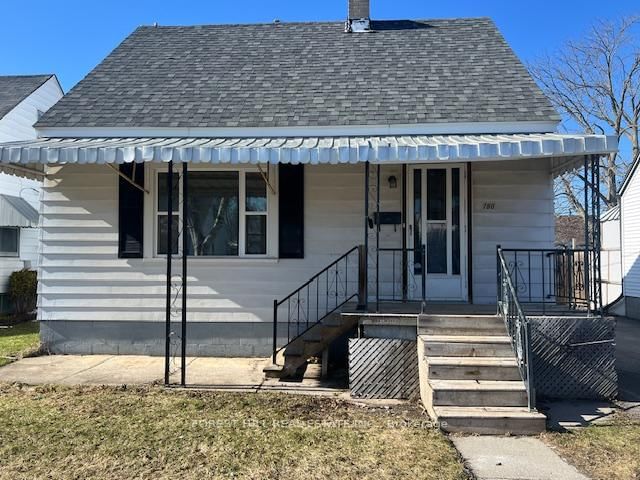 home for sale on 780 New Romaine Street