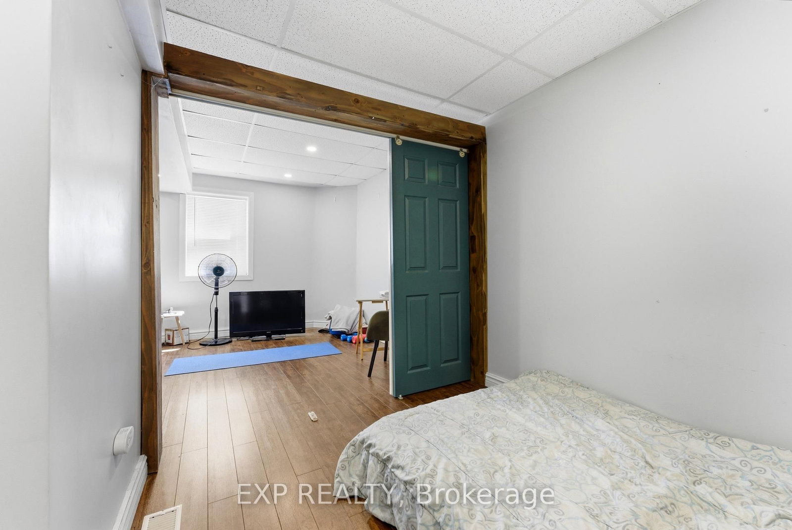 12 Dundas Street E - Photo 14