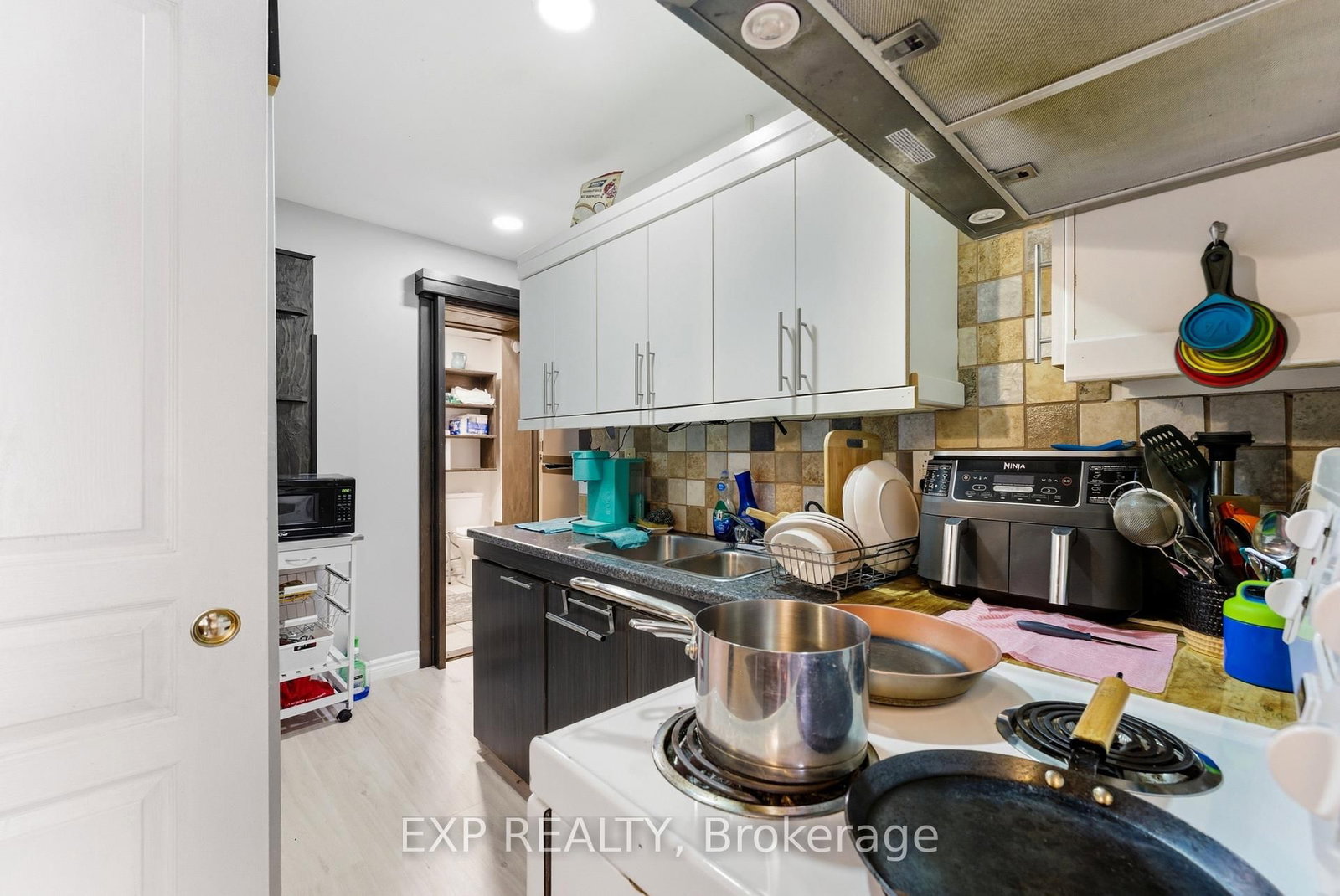 12 Dundas Street E - Photo 20