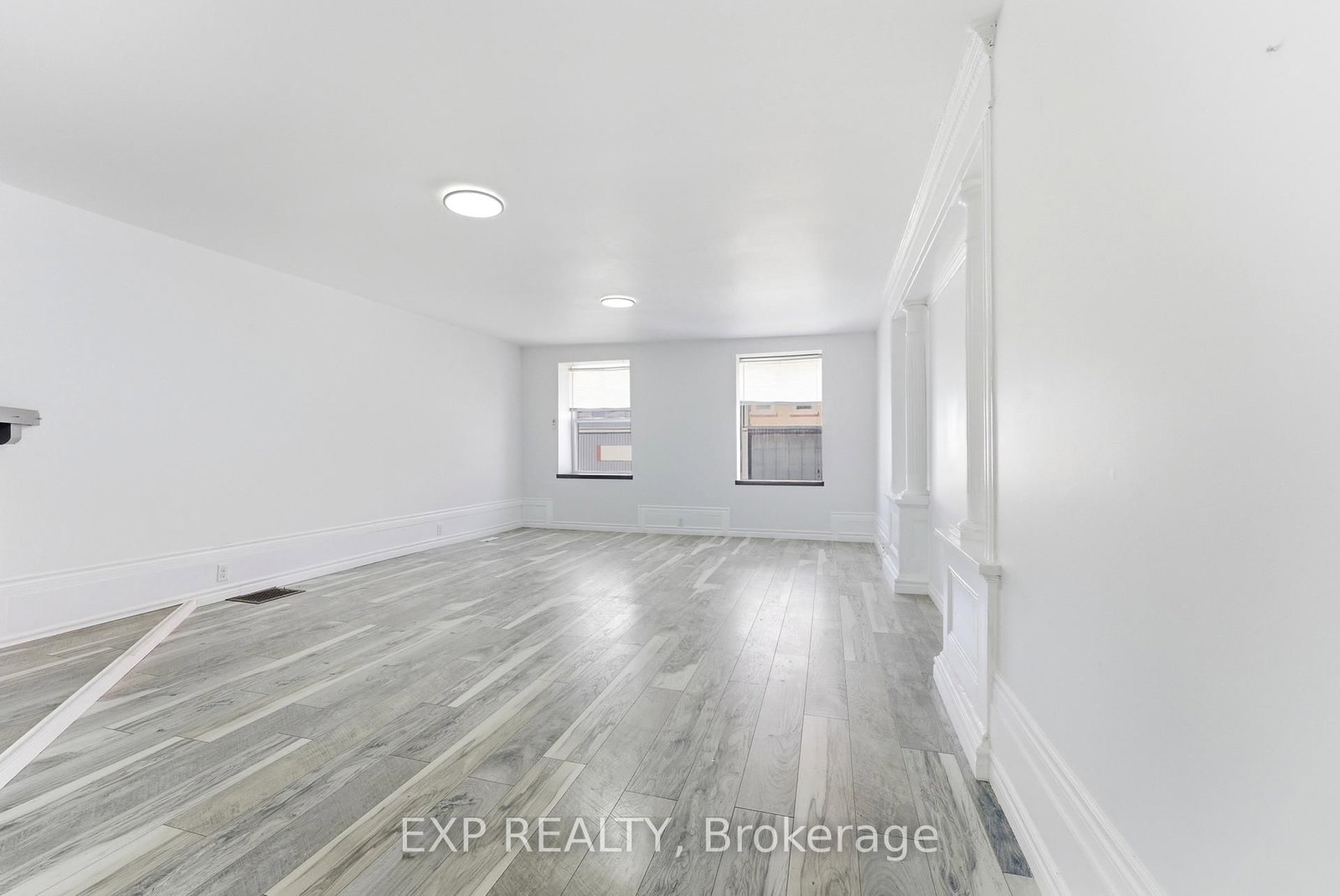 12 Dundas Street E - Photo 29