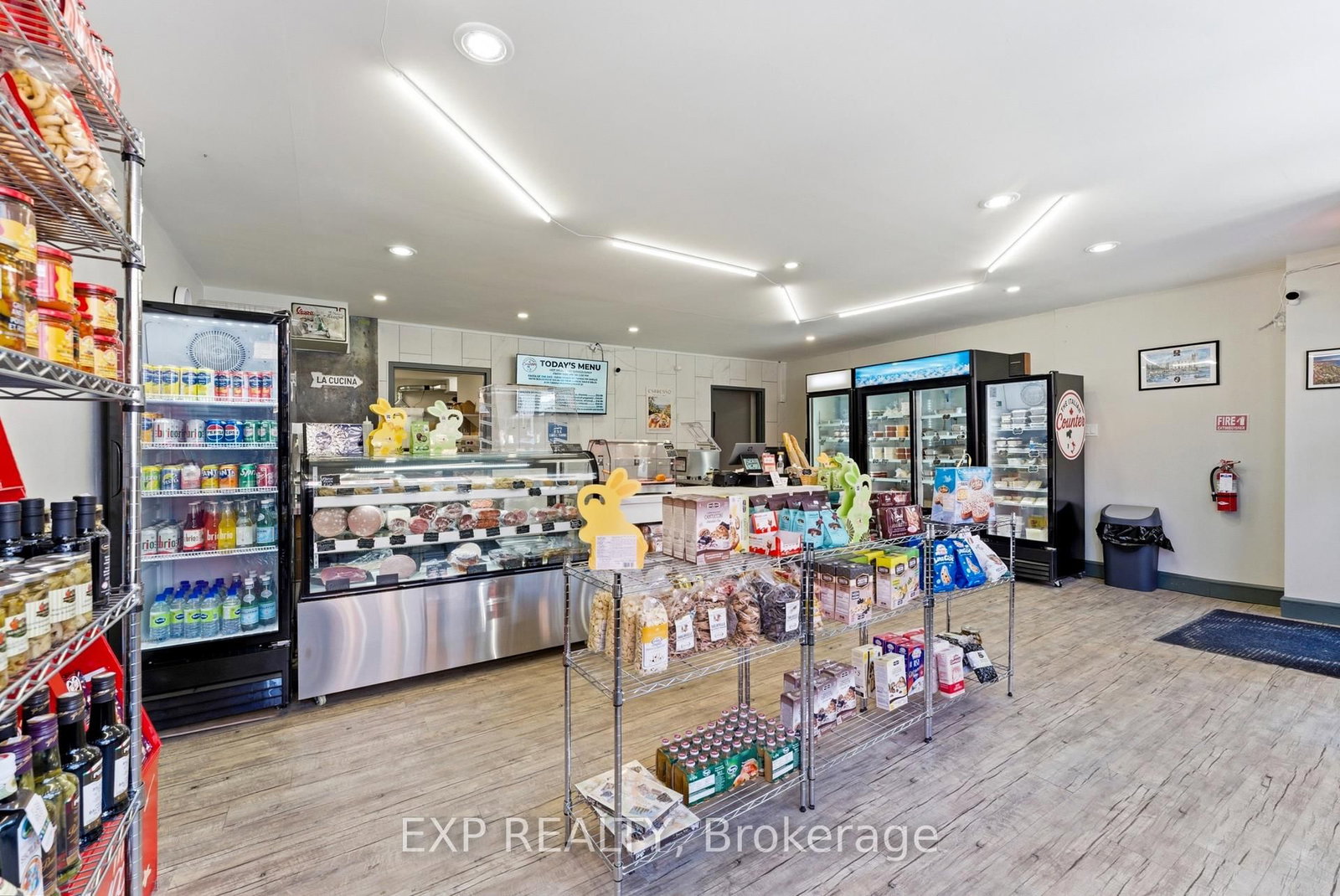 12 Dundas Street E - Photo 3