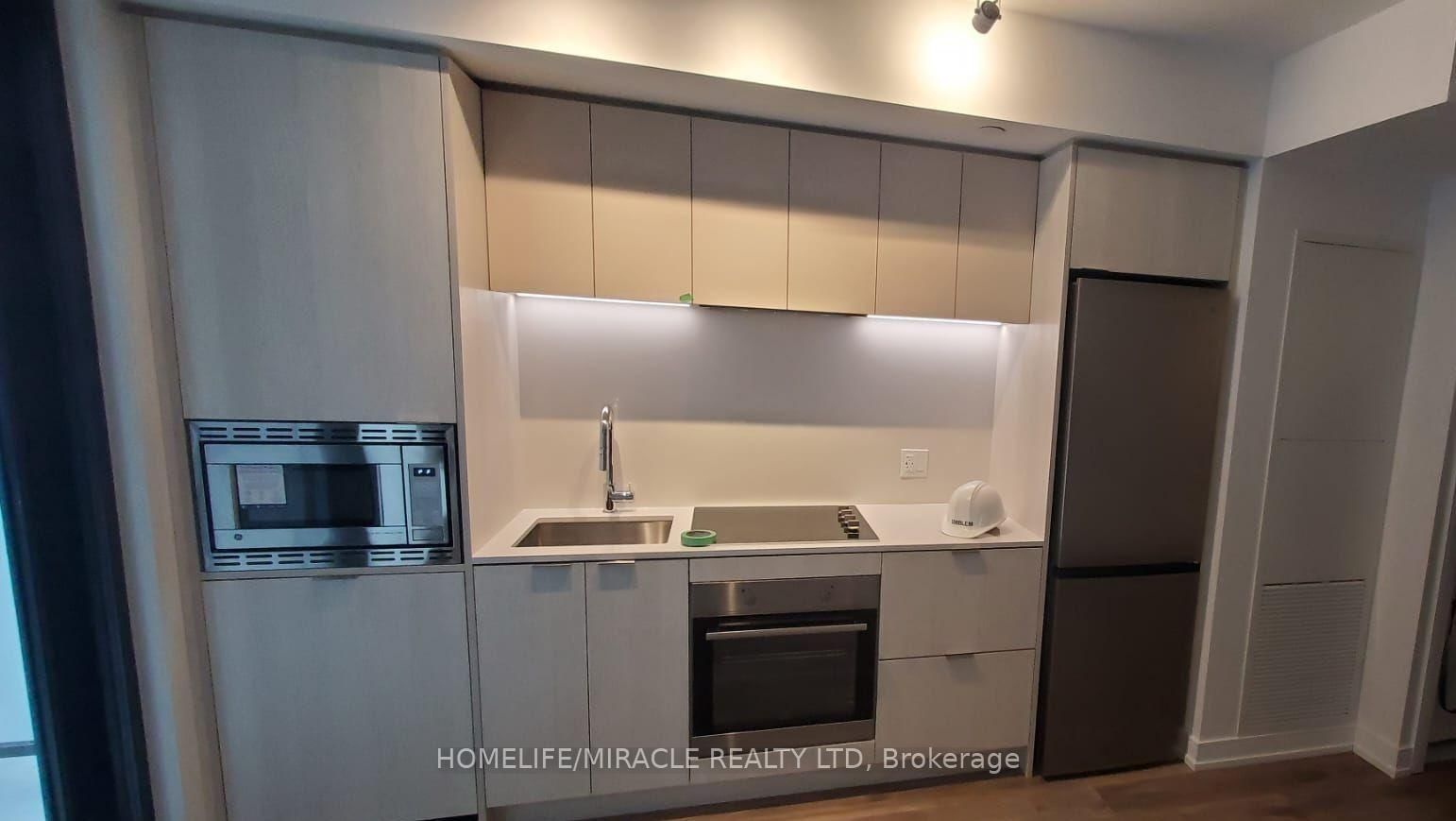 Condo for sale at 521-1 Jarvis Street, Hamilton, Ontario, L8R 3J2 - Beasley - MLS: X12980048