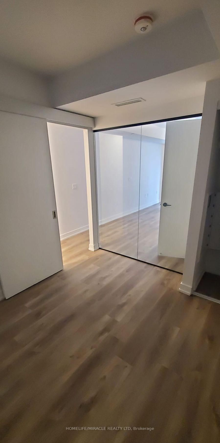 Condo for sale at 521-1 Jarvis Street, Hamilton, Ontario, L8R 3J2 - Beasley - MLS: X12980048