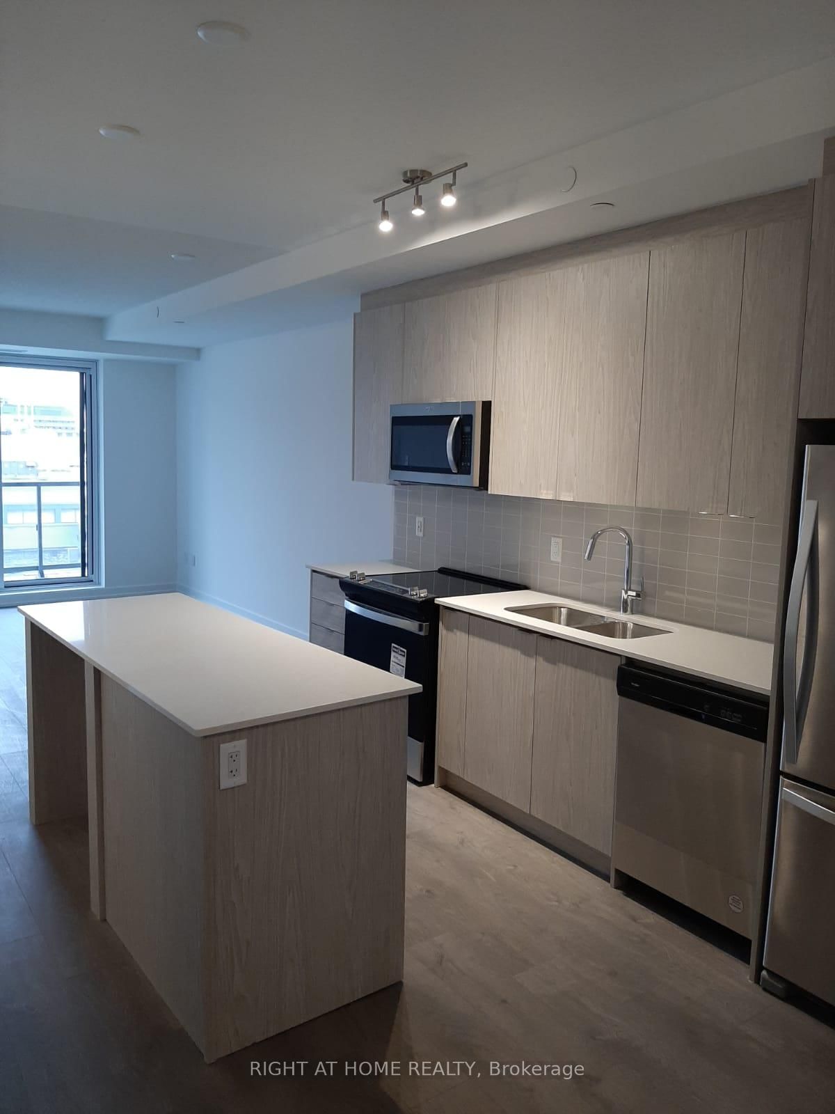 55 Duke Street W, Unit 316 - Photo 6