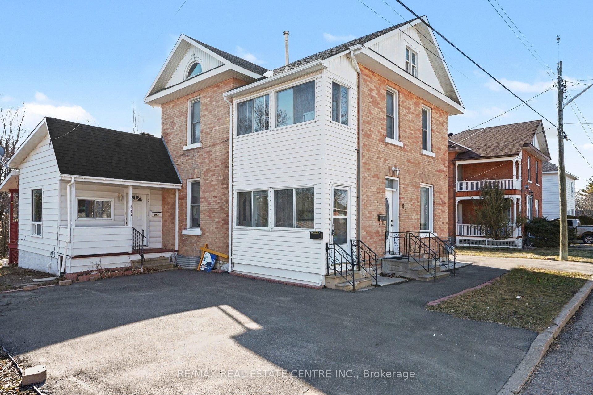 84 Bank Street N