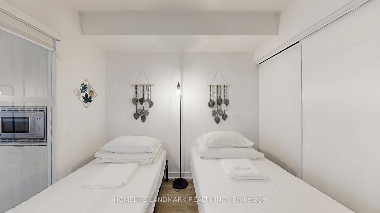 Condo for sale at 1 Jarvis Street, Hamilton, Ontario, L8R 0A8 - Beasley - MLS: X12980256