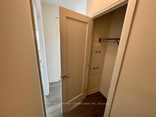 Condo for sale at 703-212 King William Street, Hamilton, Ontario, L8R 3P2 - Beasley - MLS: X12980314