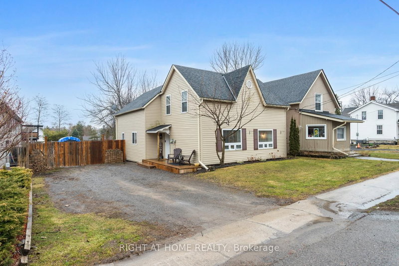 home for sale on 60 King Street E