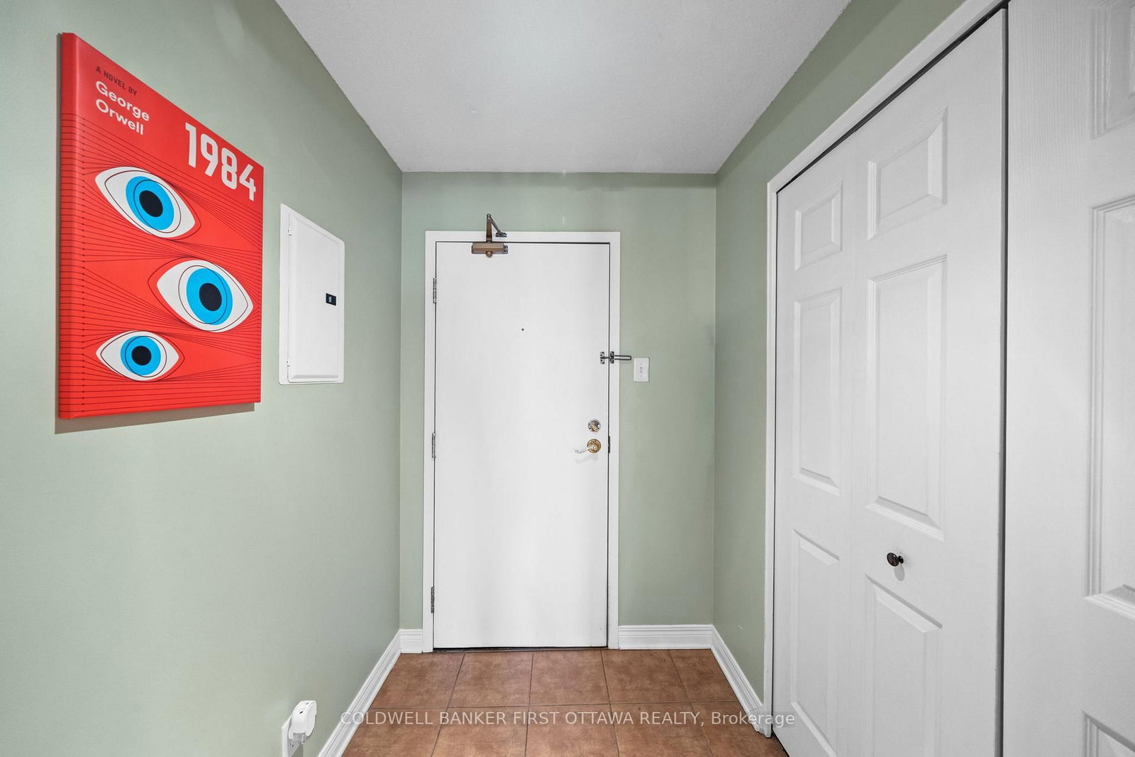 Listing Image 6