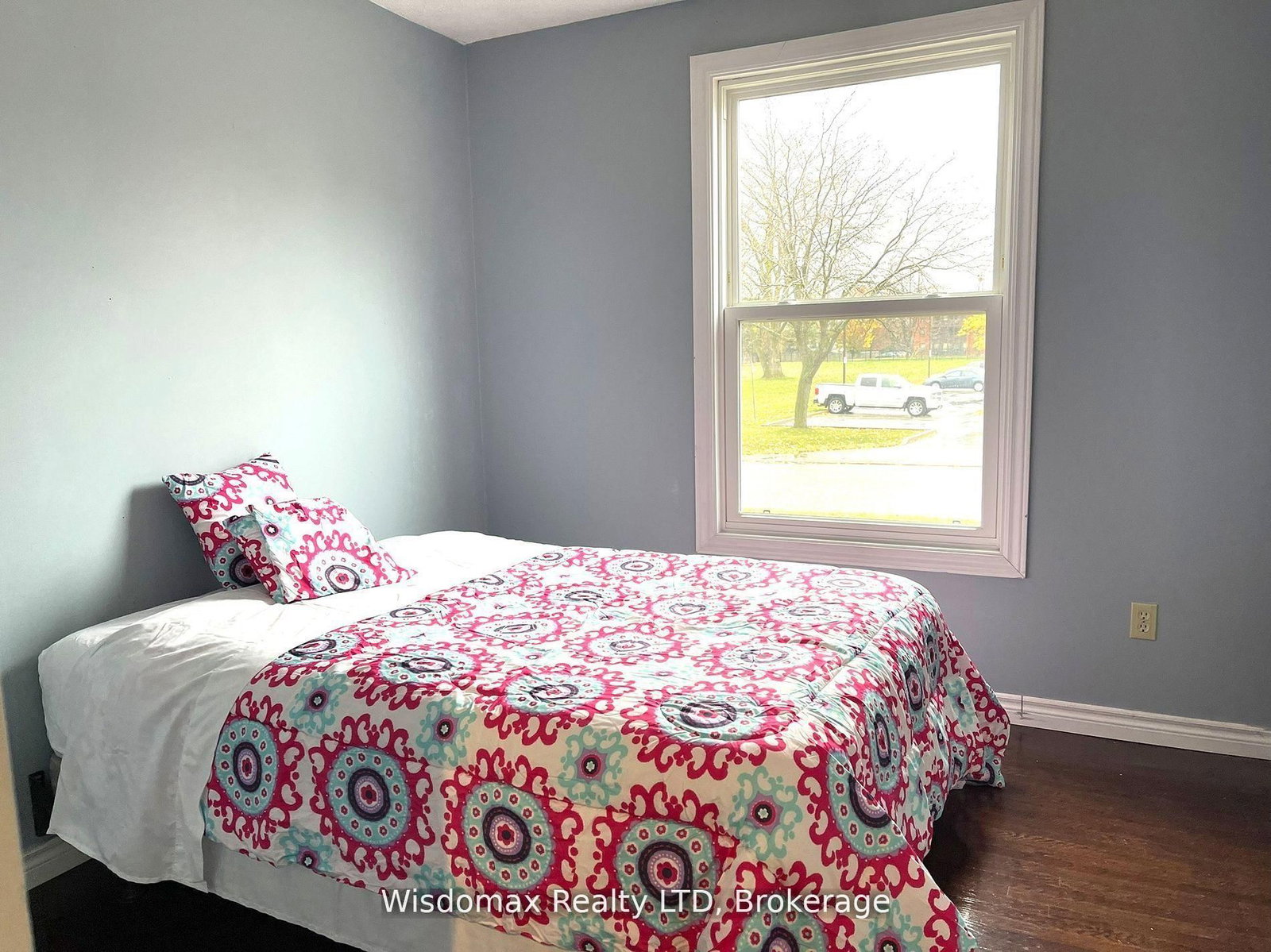 Detached House for sale at 7 GREENMEADOW Court, St. Catharines, Ontario, L2P 1X7 - Fairview - MLS: X12980388